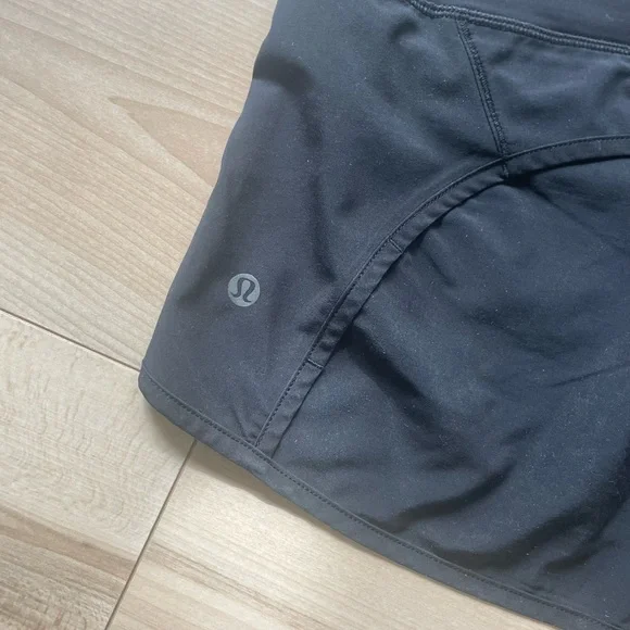 Lululemon Speed Up Shorts 4" Black Size 4 - Picture 4 of 6
